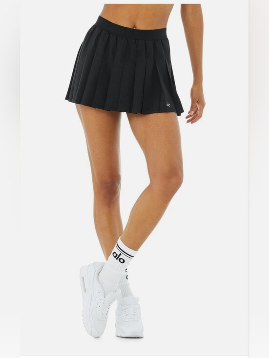 ALO Yoga Dresses & Skirts - ALO Yoga Black Varsity Pleated Mini Skirt